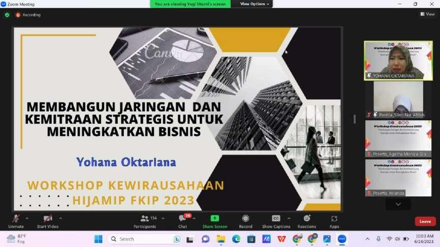 Pemateri menyempaikan materi kegiatan