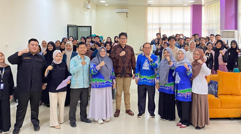 Pembukaan kegiatan workshop Psychological First Aid bagi mahasiswa FKIP UNILA